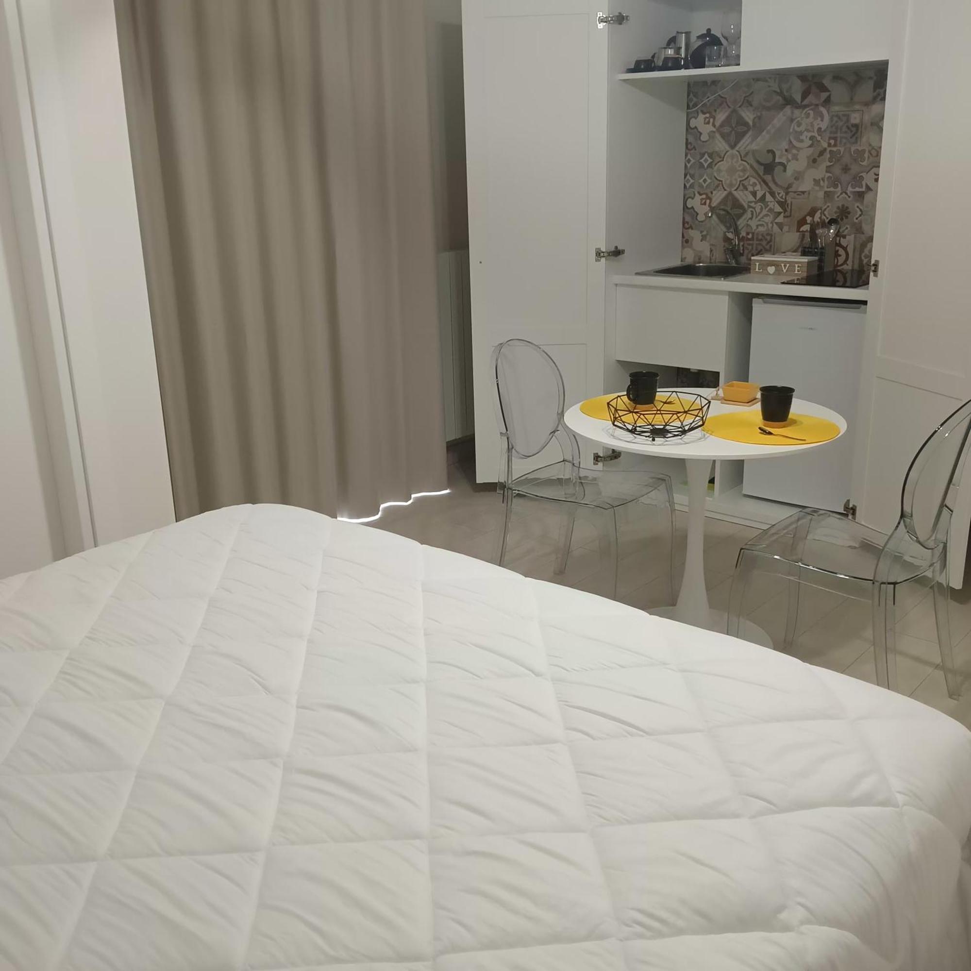 Mya Luxury Rooms And Wellness Melendugno Esterno foto